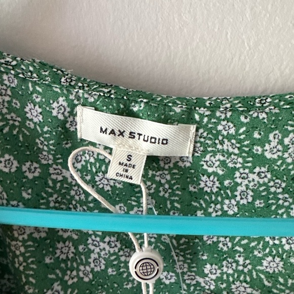 Max Studio Women's Size SLong Sleeve Wrap Ruffle Front Top NWT - Picture 5 of 6